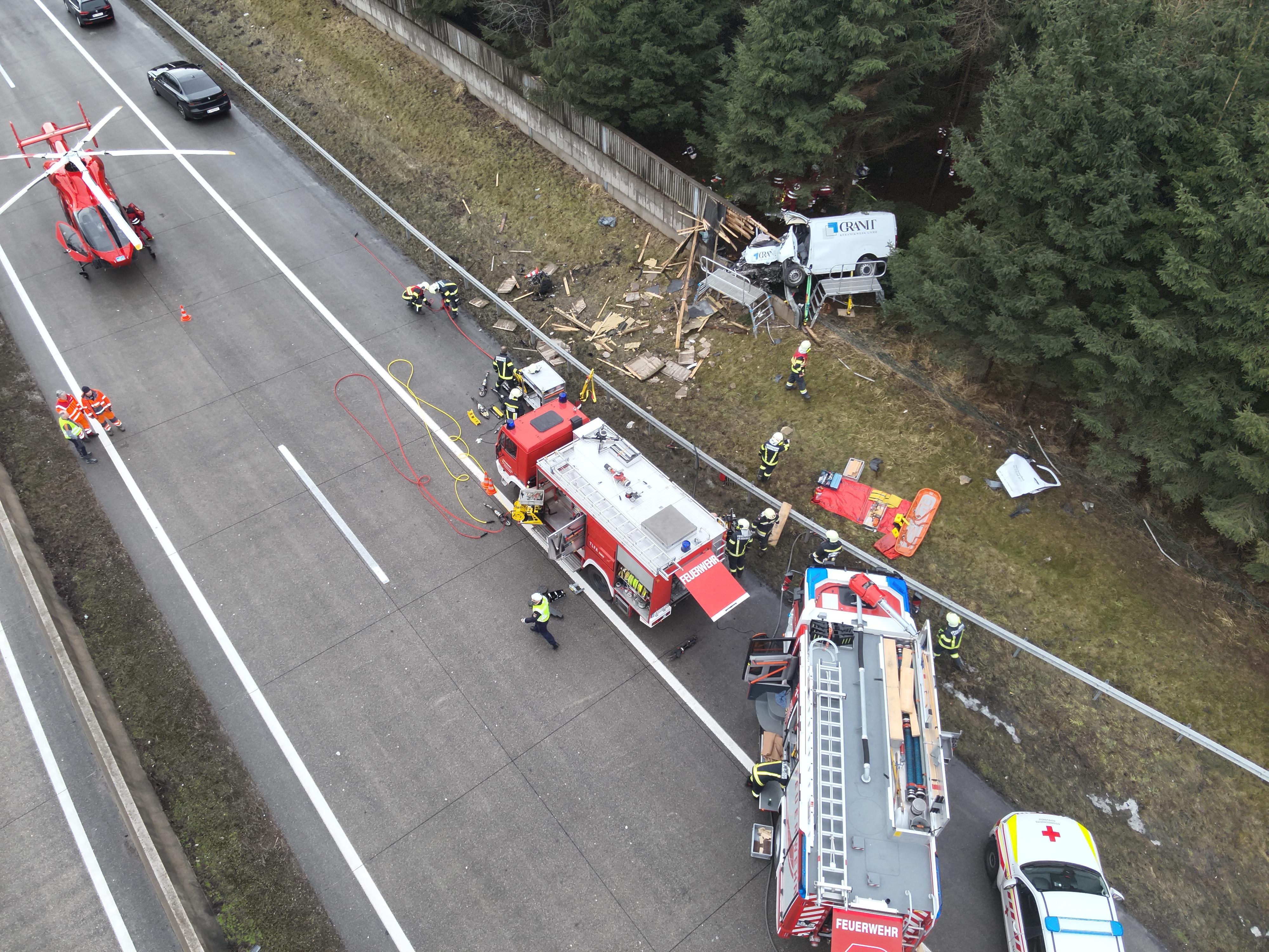 Einsatzfoto Personenrettung Verkehrsunfall ...